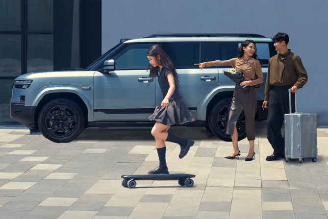 比亚迪方程豹钛 7 首发互联电动滑板：首批已售罄，意向用户可预定