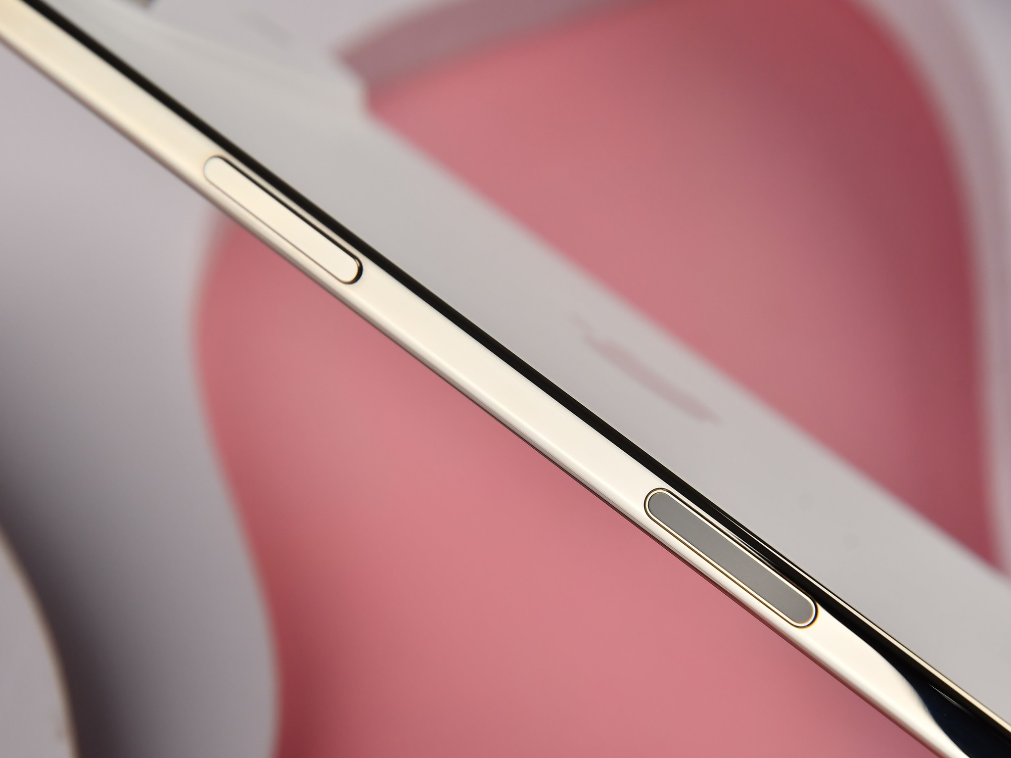 超薄之战：华为Mate70 Air 对决iPhone Air，谁更懂未来？