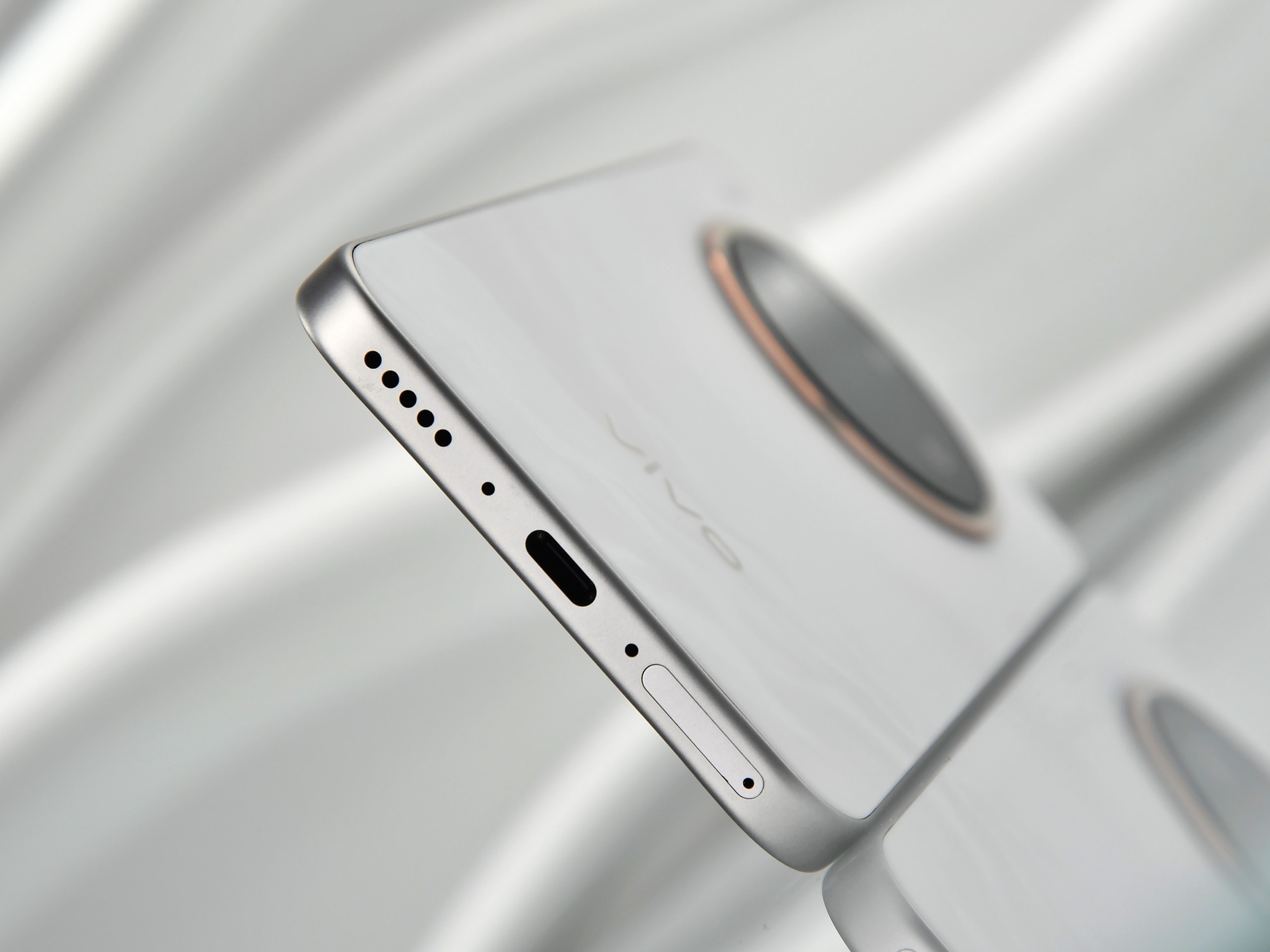 vivo Y500 Pro体验：2亿像素影像加持，这才是“硬核”的国民机