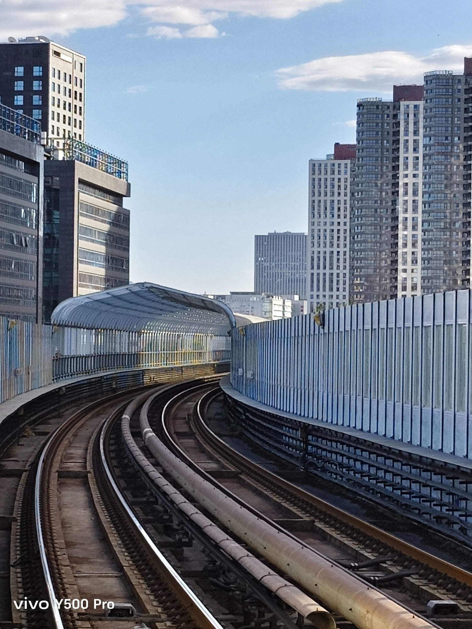 vivo Y500 Pro体验：2亿像素影像加持，这才是“硬核”的国民机