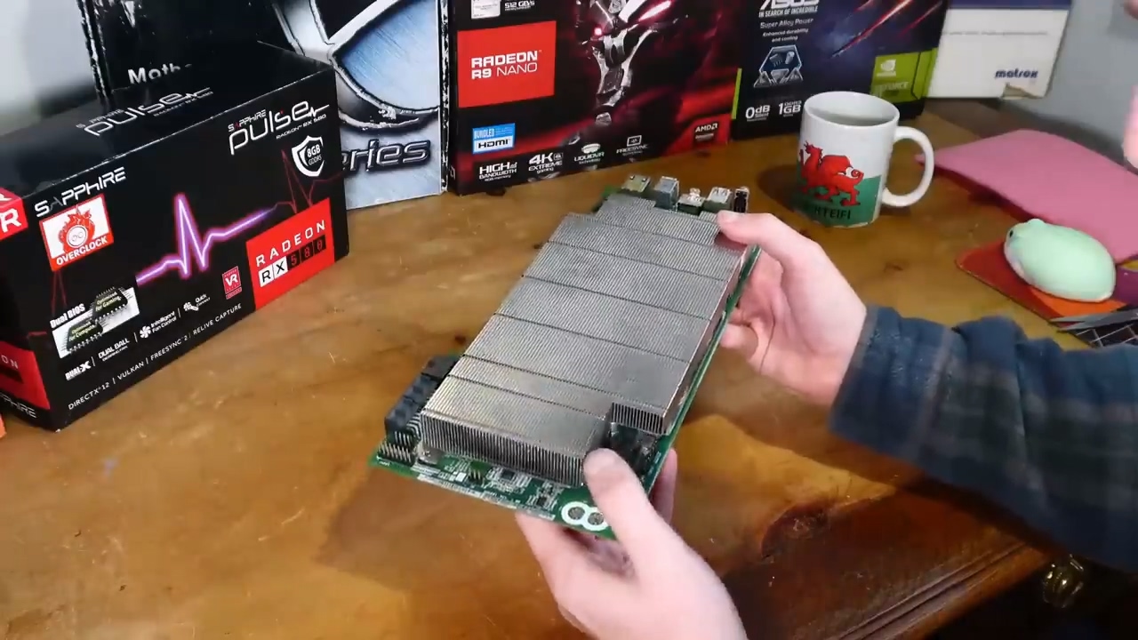 AMD BC-250 矿卡重出江湖：PS5 核心 APU 打造，玩《赛博朋克 2077》可 42 FPS