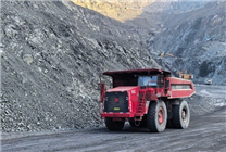 华为技术 移动5G 博主体验100吨无人驾驶矿车：就像玩游戏