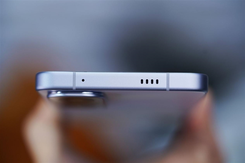 骁龙8至尊版+Q2独显芯片! iQOO Neo11评测:首批144Hz《王者荣耀》