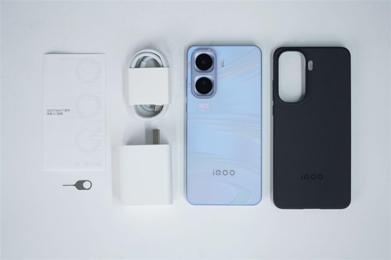 骁龙8至尊版+Q2独显芯片! iQOO Neo11评测:首批144Hz《王者荣耀》