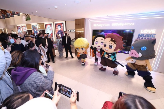 《鬼灭之刃:无限城篇 第一章 猗窝座再袭》首日票房破亿 刷新内地影史纪录