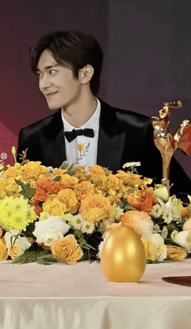 易烊千玺回答最近想不想谈恋爱：看缘分，这个没法