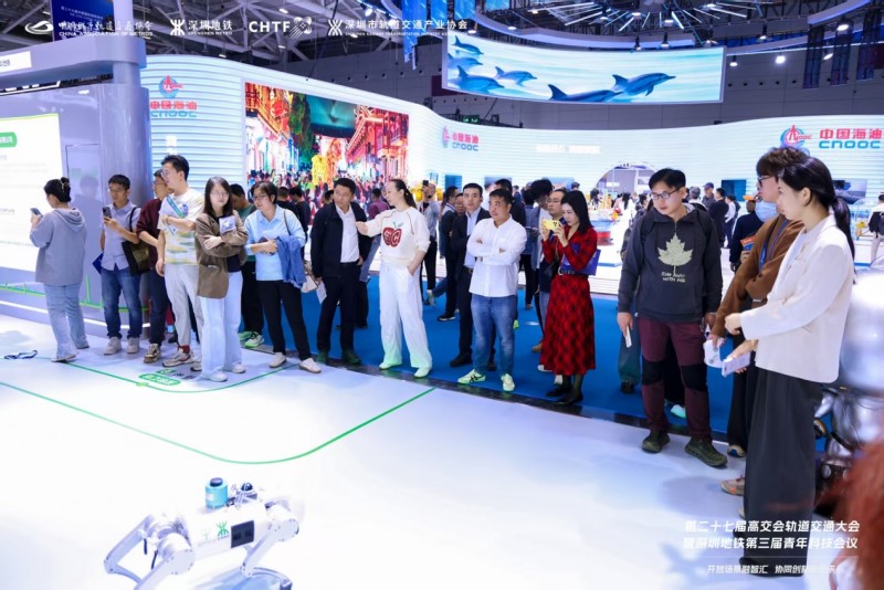 越甲灵动机器人高交会首秀 携手深圳地铁共筑智慧城轨新标杆