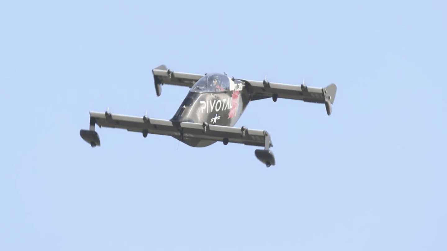 Pivotal Aero 电动飞行汽车首次试飞：最高时速 97 公里、满电续航 40 公里，无需飞行驾照
