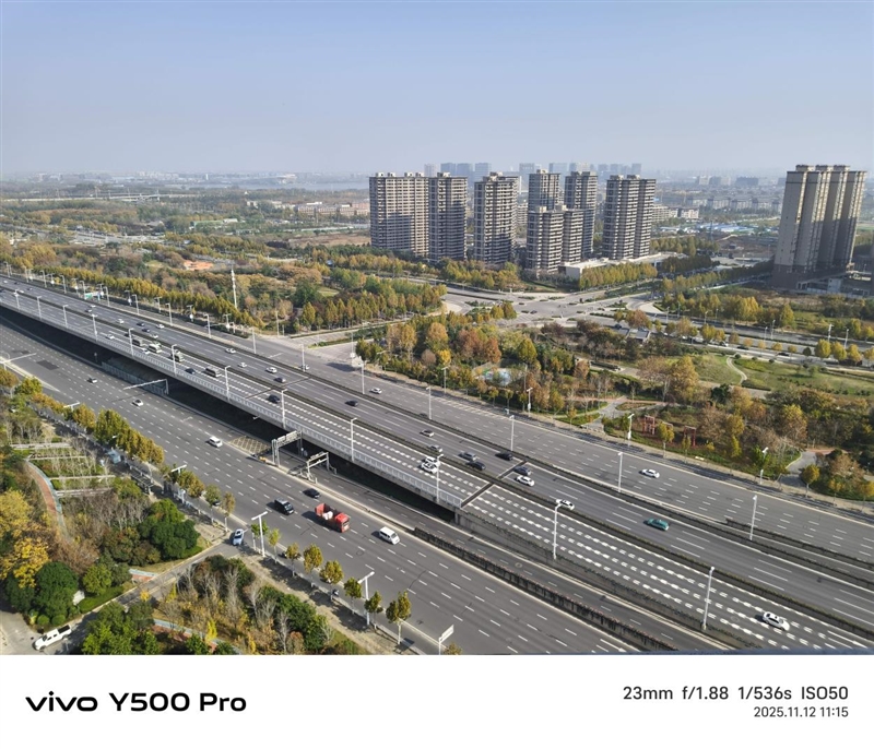 2亿像素的国民小旗舰！vivo Y500 Pro评测：超耐用超给力