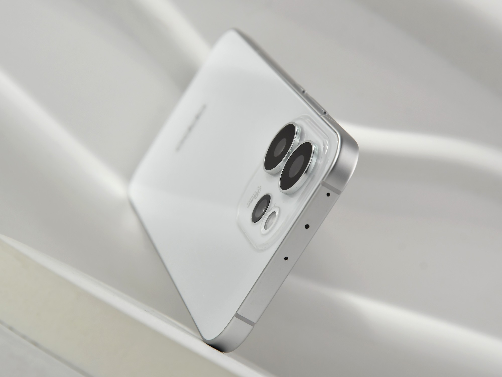 给潮流打个蝴蝶结？OPPO Reno15系列设计揭秘