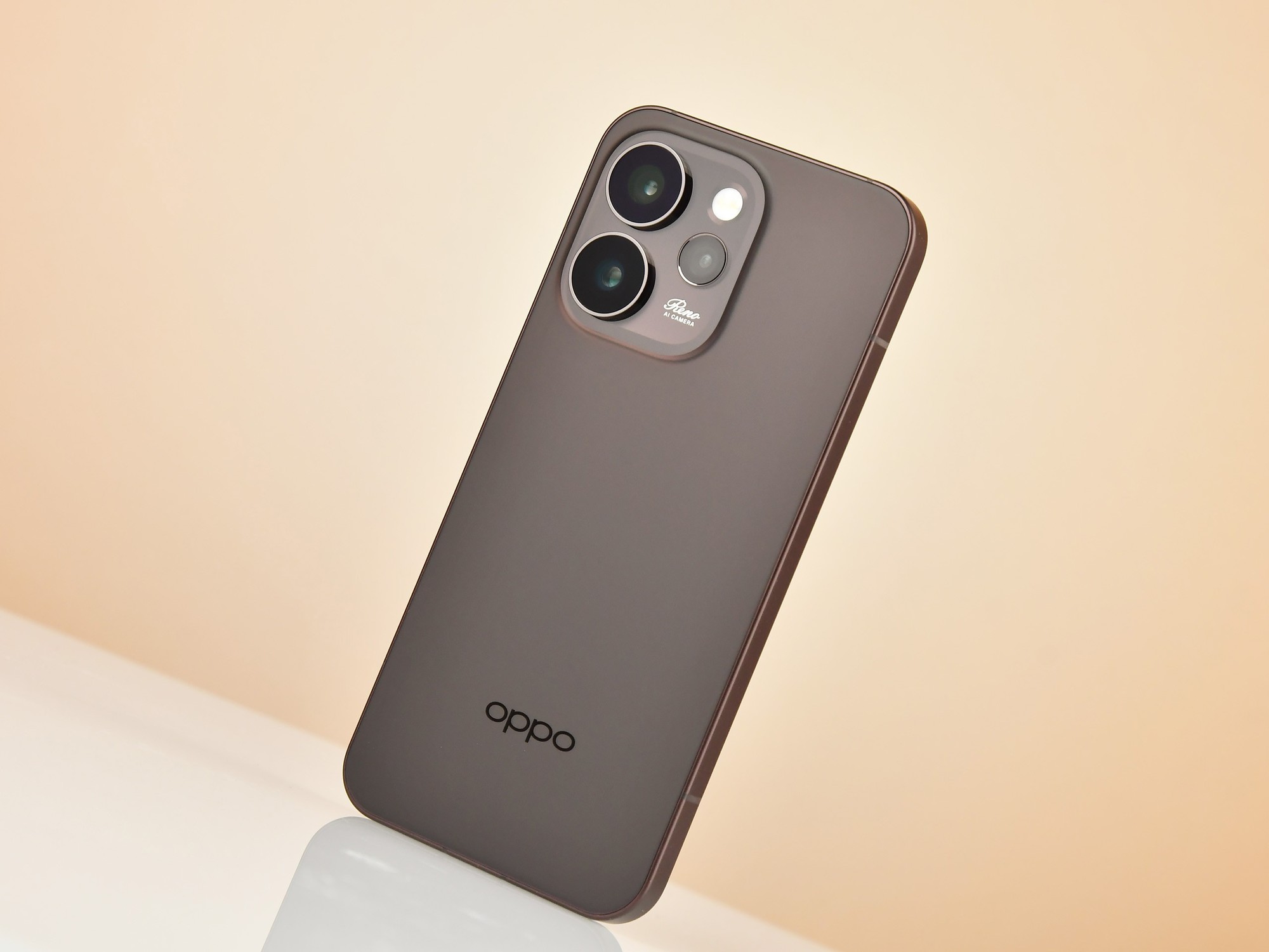 Reno15 / Reno15 Pro怎么选：轻潮实况vs 稳帧直播，差价700元这样花最值