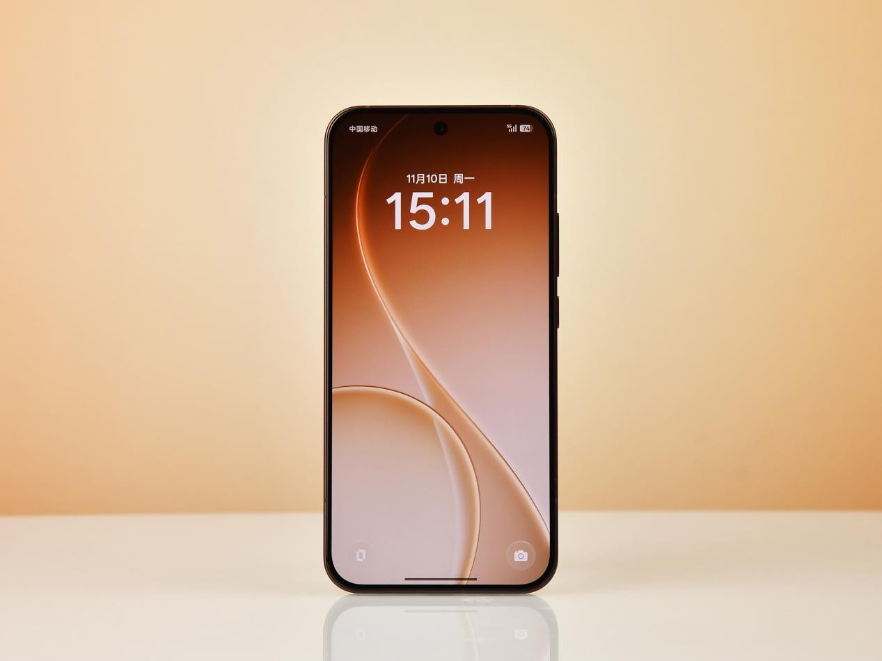 精致小直屏超出圈实况拼图，OPPO Reno15全面评测