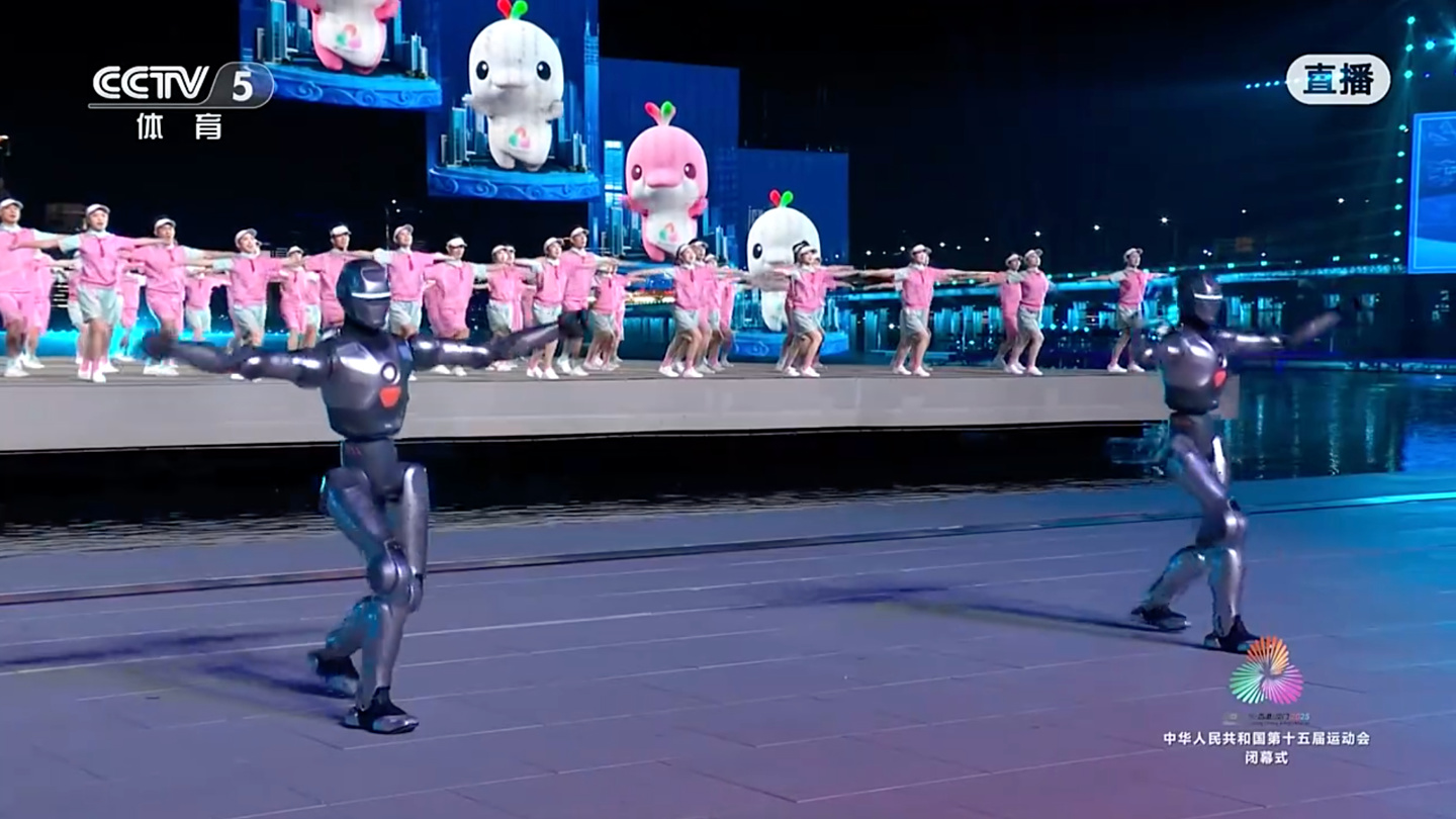 人形机器人也得做广播体操，十五运会闭幕式现场视频公布