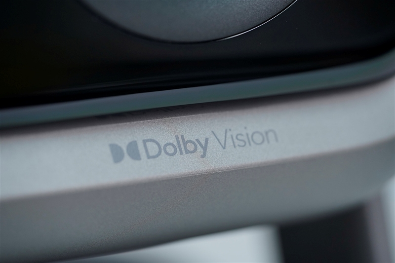 卷完光源卷镜头！当贝X7 Max投影仪评测：纯三色激光已普及 镜头移轴新赛道出现！