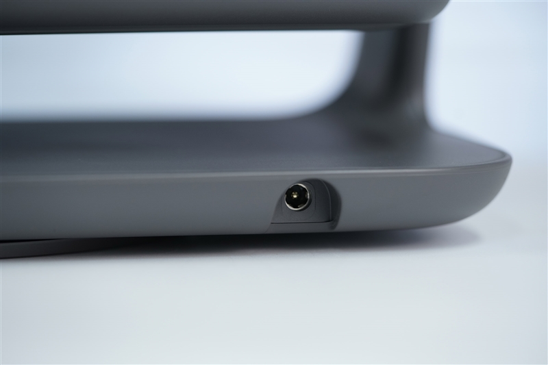 卷完光源卷镜头！当贝X7 Max投影仪评测：纯三色激光已普及 镜头移轴新赛道出现！