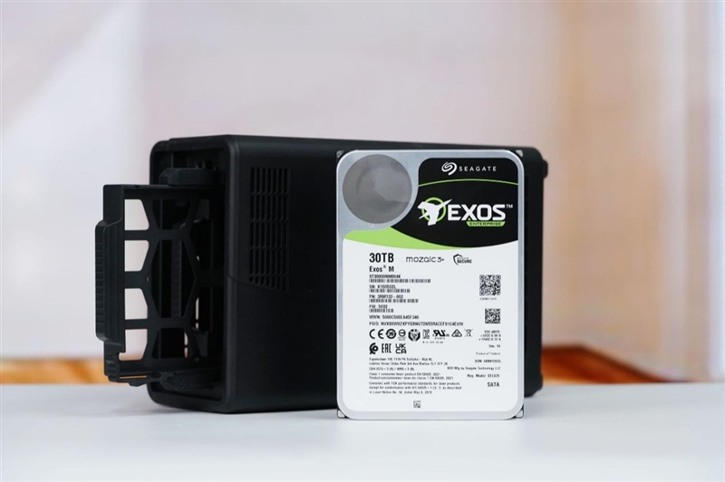 HAMR与CMR加持的稳定可靠企业级硬盘！希捷银河Exos M 30TB评测：读取逼近300MB/s