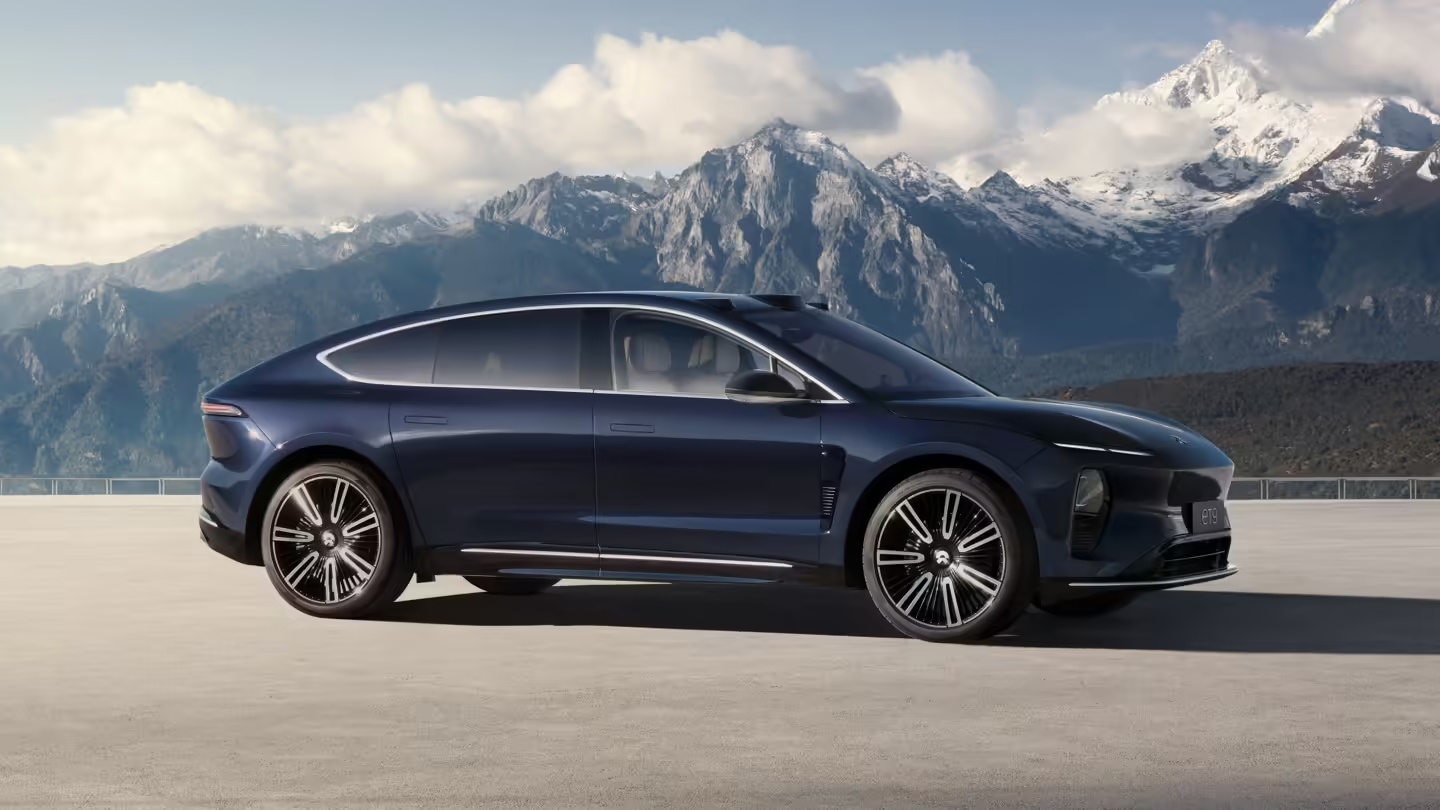 李斌：蔚来经营越来越精打细算，为省 3 万“加班费”飞机改签