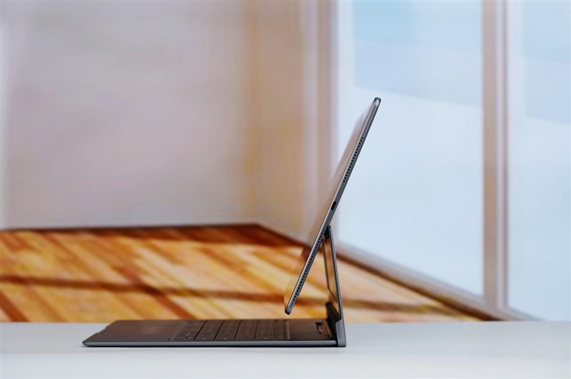 从形态到性能的全面革新!HUAWEI MatePad Edge鸿蒙二合一平板电脑评测
