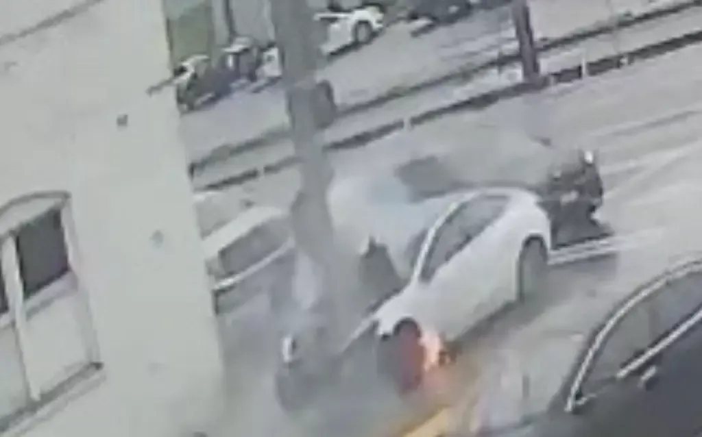 起火 Model 3 车门打不开：特斯拉致命事故再引诉讼，路人曾尝试用棒球棍击碎车窗未能成功