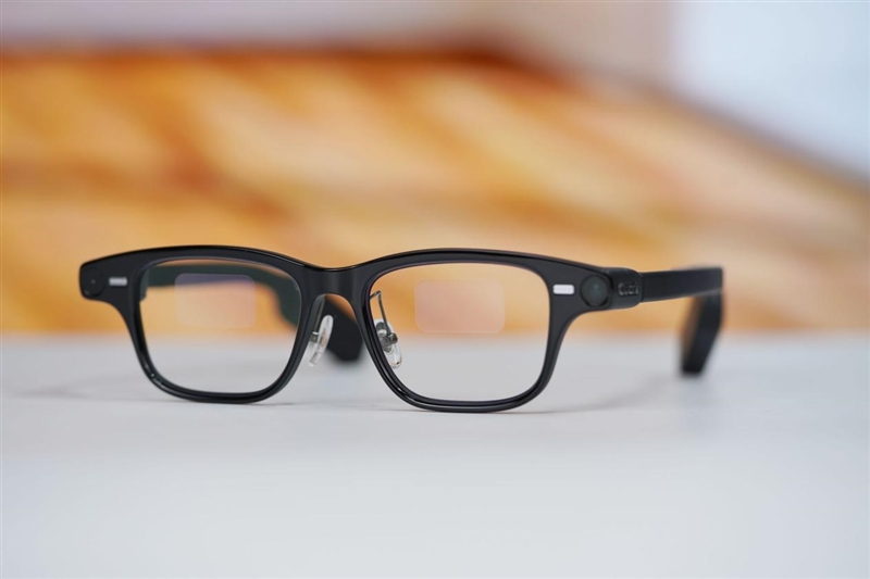 阿里首款自研夸克AI眼镜S1首发评测：真正的第一视角拍摄、导航、提词神器！