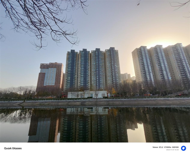 阿里首款自研夸克AI眼镜S1首发评测：真正的第一视角拍摄、导航、提词神器！