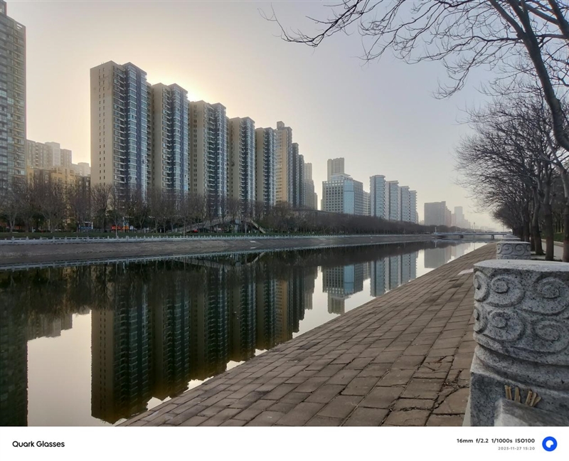 阿里首款自研夸克AI眼镜S1首发评测：真正的第一视角拍摄、导航、提词神器！