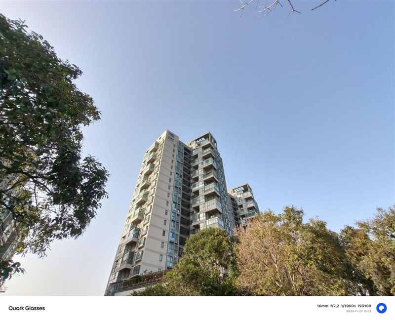 阿里首款自研夸克AI眼镜S1首发评测：真正的第一视角拍摄、导航、提词神器！