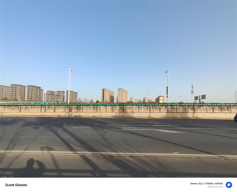 阿里首款自研夸克AI眼镜S1首发评测：真正的第一视角拍摄、导航、提词神器！