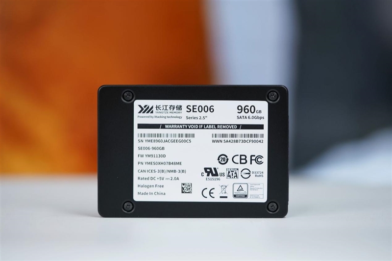企业级SATA SSD天花板！长江存储SE006 960GB评测：持续3天高负荷测试 全程稳定读写