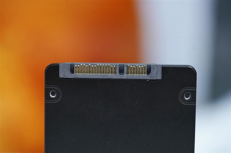 企业级SATA SSD天花板！长江存储SE006 960GB评测：持续3天高负荷测试 全程稳定读写