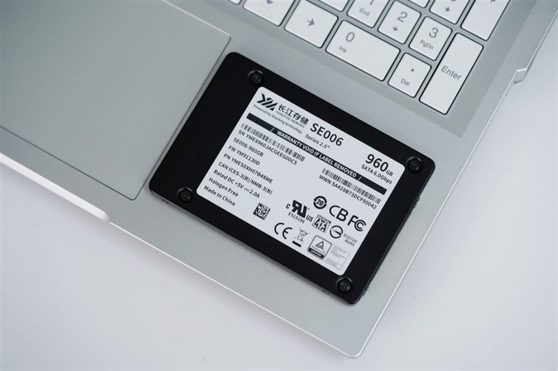 企业级SATA SSD天花板！长江存储SE006 960GB评测：持续3天高负荷测试 全程稳定读写