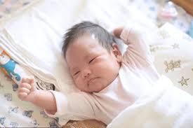 小伴龙睡前故事如何听