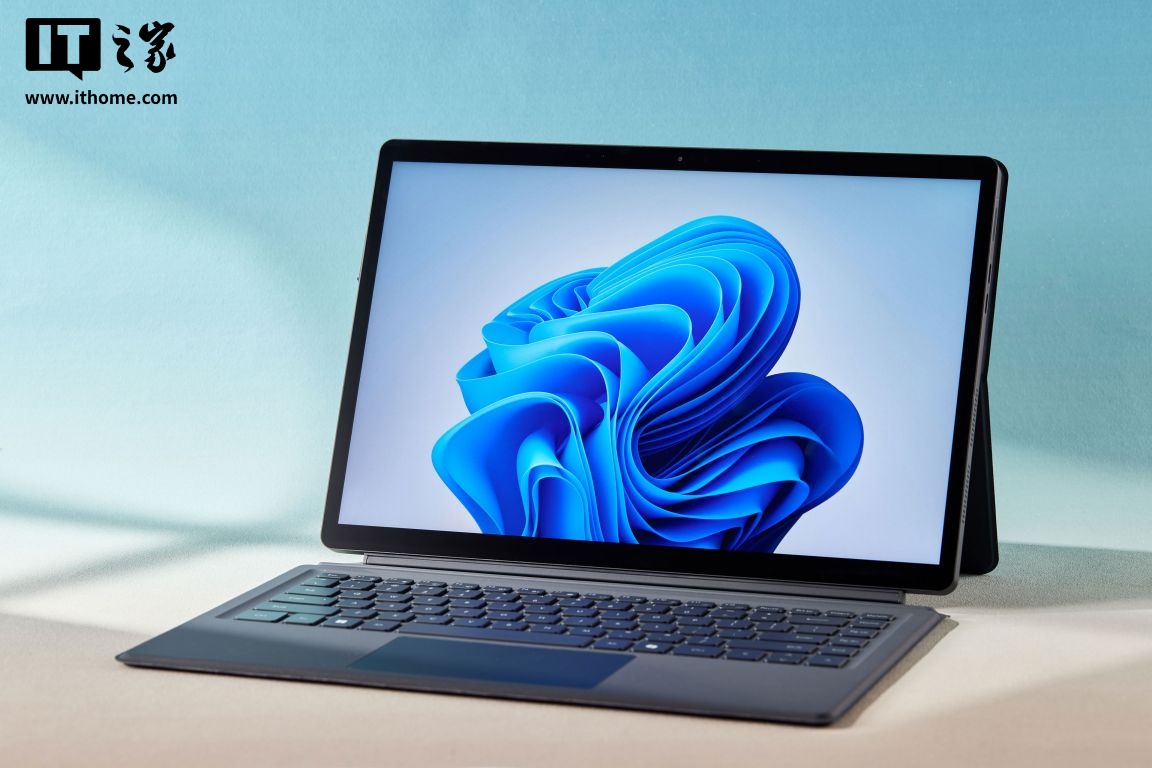 微软 Win11 新一轮崩溃故障来袭：桌面变黑、系统卡死