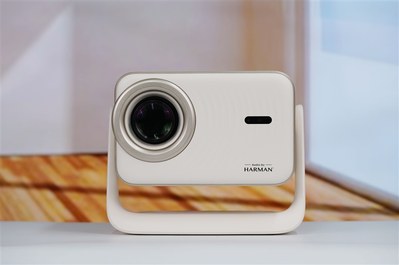 卧室缺一台投影仪吗？哈趣H3 Ultra评测：音画同级无敌 哈曼音箱还可以独立使用