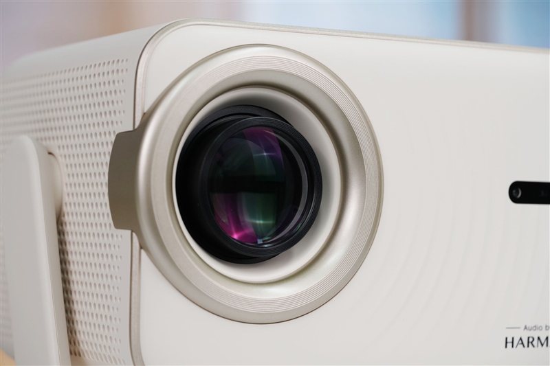 卧室缺一台投影仪吗？哈趣H3 Ultra评测：音画同级无敌 哈曼音箱还可以独立使用