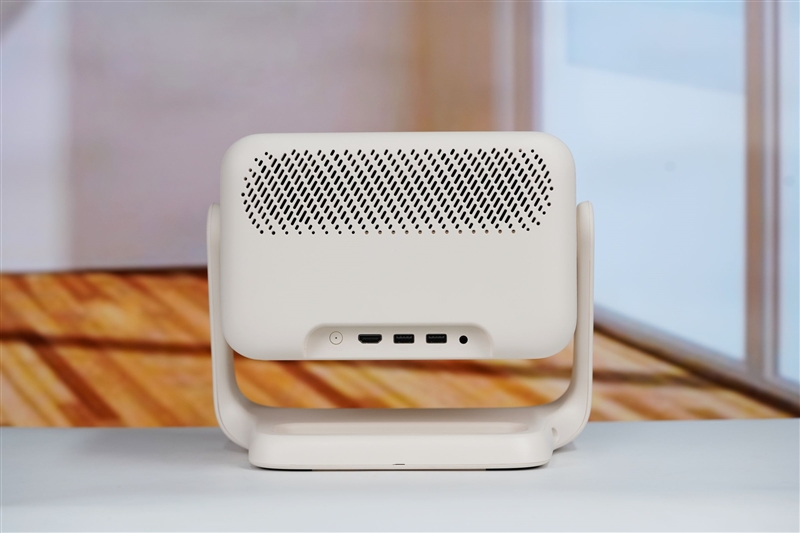 卧室缺一台投影仪吗？哈趣H3 Ultra评测：音画同级无敌 哈曼音箱还可以独立使用