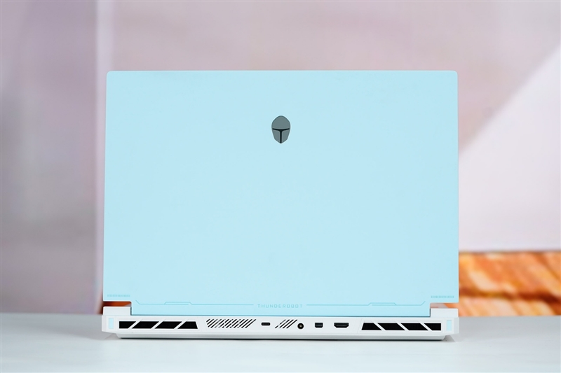 雷神猎刃S评测：万元游戏本性能出色 长江存储PC411 SSD宝刀不老