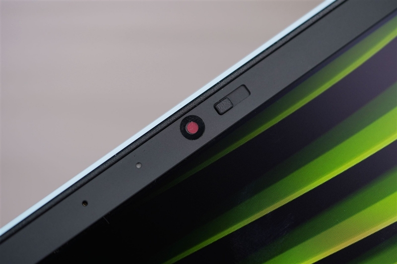 雷神猎刃S评测：万元游戏本性能出色 长江存储PC411 SSD宝刀不老