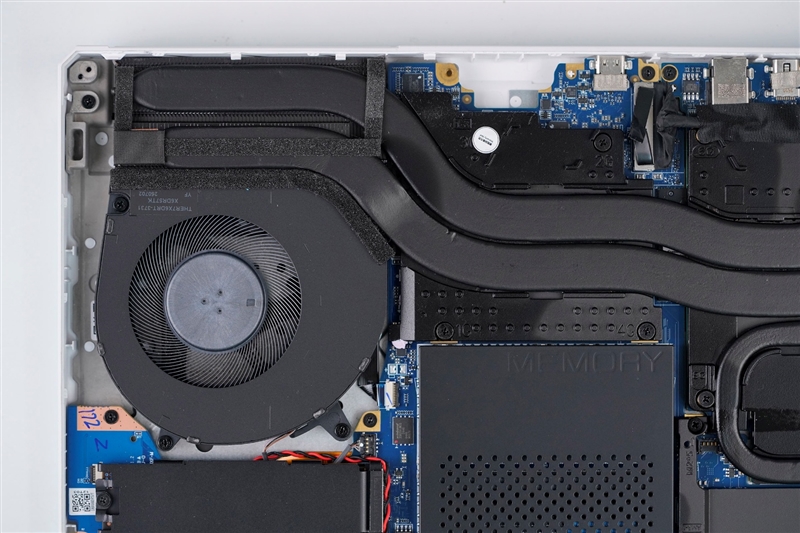 雷神猎刃S评测：万元游戏本性能出色 长江存储PC411 SSD宝刀不老