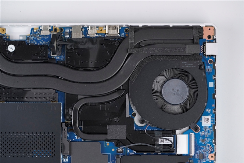 雷神猎刃S评测：万元游戏本性能出色 长江存储PC411 SSD宝刀不老