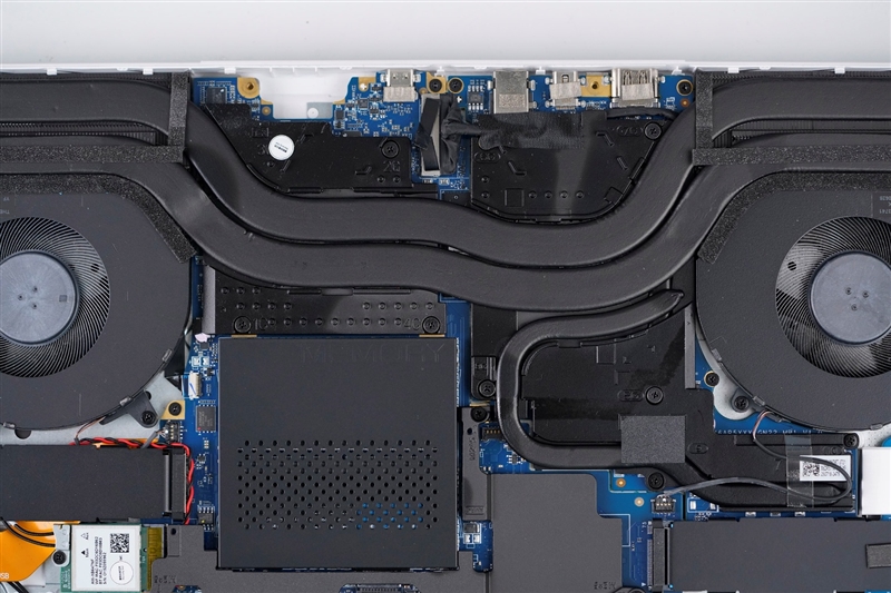 雷神猎刃S评测：万元游戏本性能出色 长江存储PC411 SSD宝刀不老