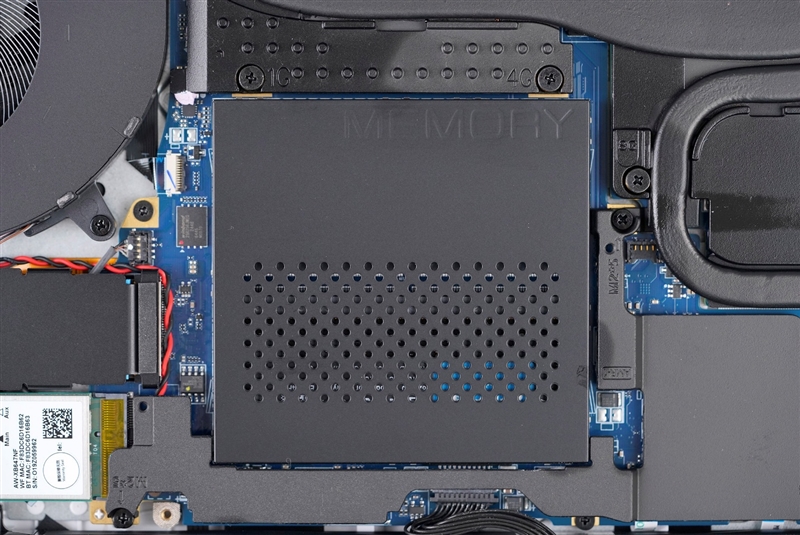 雷神猎刃S评测：万元游戏本性能出色 长江存储PC411 SSD宝刀不老