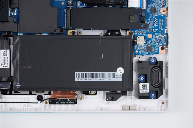 雷神猎刃S评测：万元游戏本性能出色 长江存储PC411 SSD宝刀不老