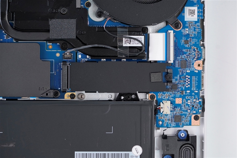 雷神猎刃S评测：万元游戏本性能出色 长江存储PC411 SSD宝刀不老