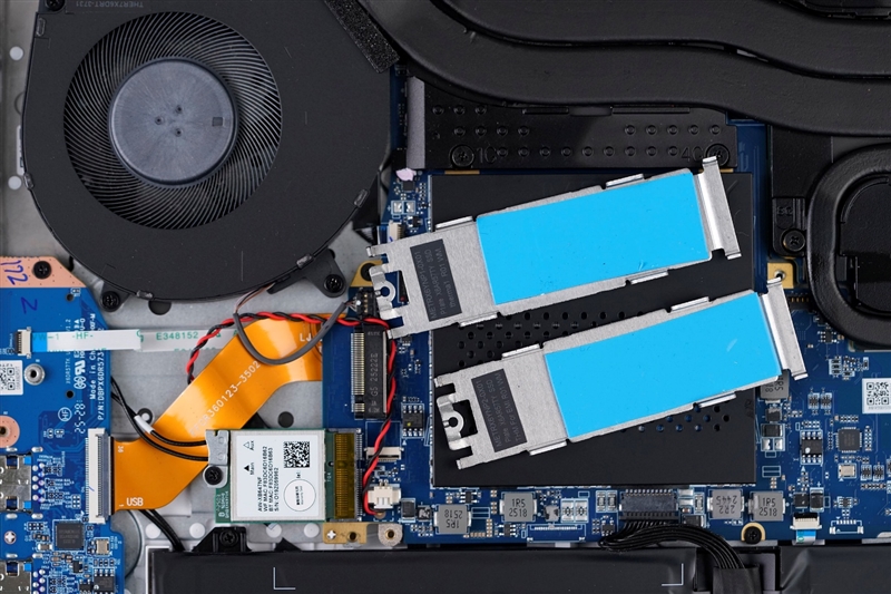 雷神猎刃S评测：万元游戏本性能出色 长江存储PC411 SSD宝刀不老