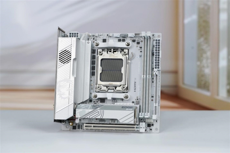 微星MPG X870I EDGE TI EVO WIFI 刀锋 钛主板评测：稳定释放200W 多种内存工具性能可提升50%