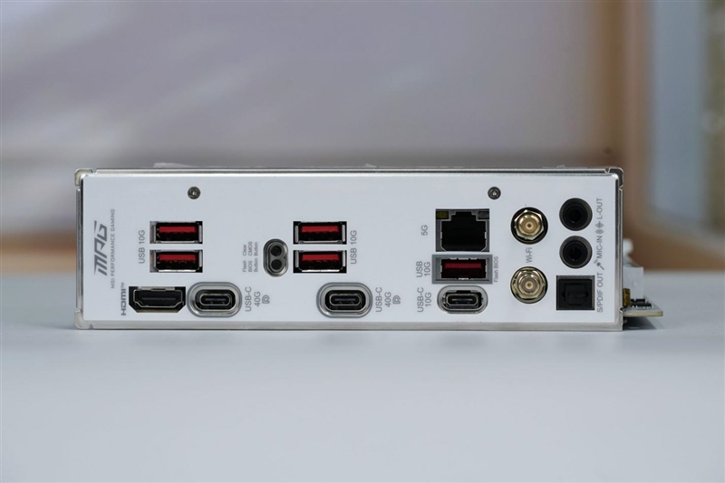 微星MPG X870I EDGE TI EVO WIFI 刀锋 钛主板评测：稳定释放200W 多种内存工具性能可提升50%