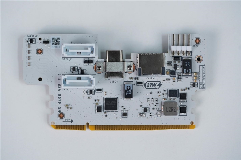 微星MPG X870I EDGE TI EVO WIFI 刀锋 钛主板评测：稳定释放200W 多种内存工具性能可提升50%