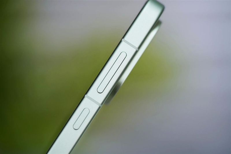 通宵五排都不带电量焦虑!一加ACE6T评测:让充电宝厂家流泪的超长续航