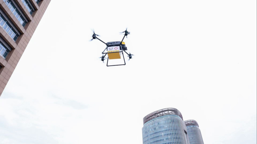 上海市内首批常态化无人机医疗航线启航，主要配送医疗检验样本